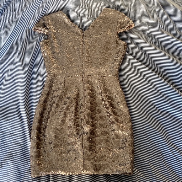 DRESS THE POPULATION Zoe Sequin Mini Dress - Brass - Picture 7 of 8